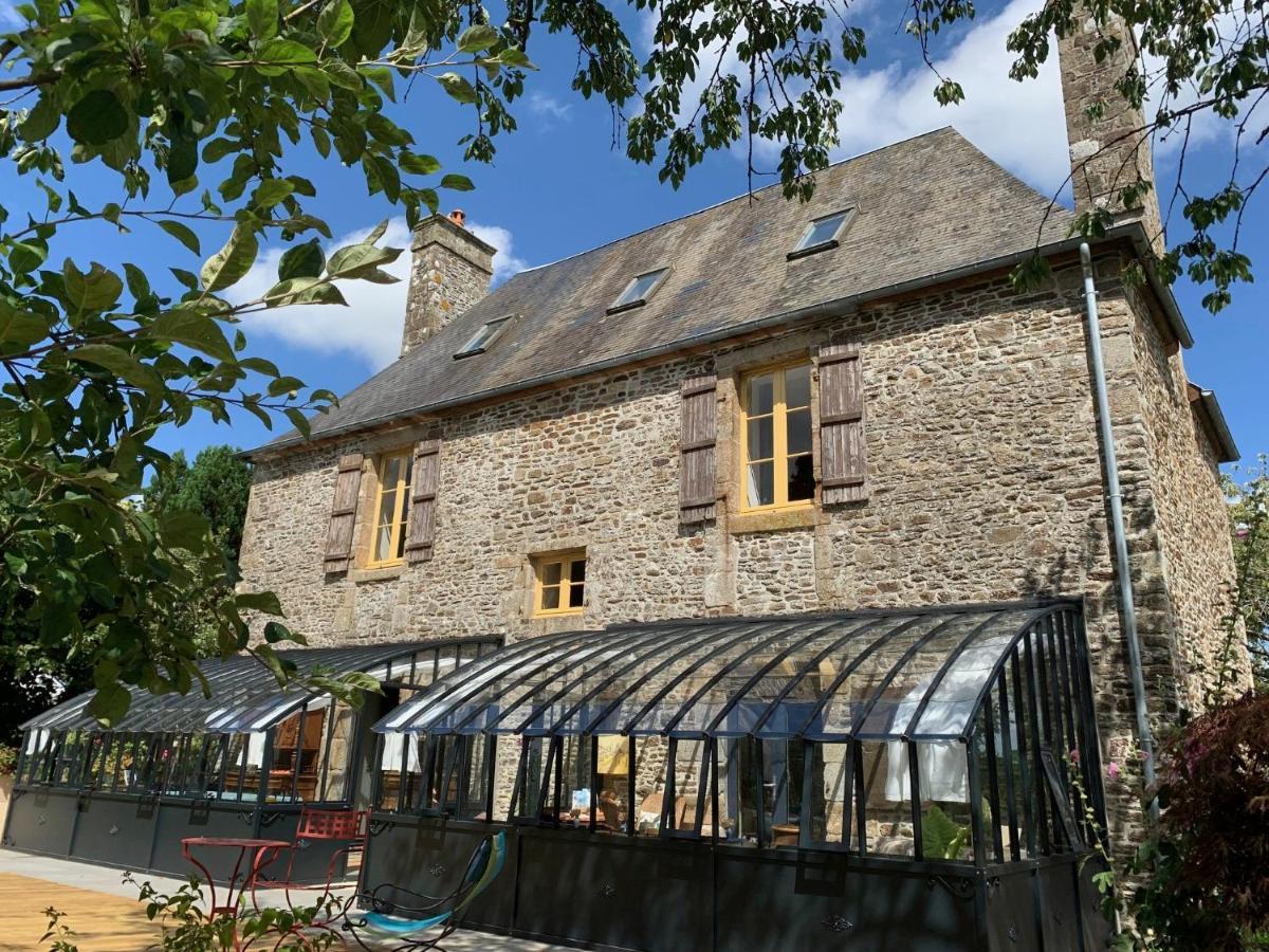 Le Petit Manoir Isigny-le-Buat Exterior foto