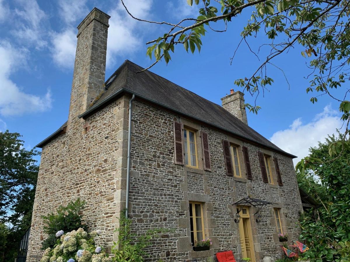 Le Petit Manoir Isigny-le-Buat Exterior foto