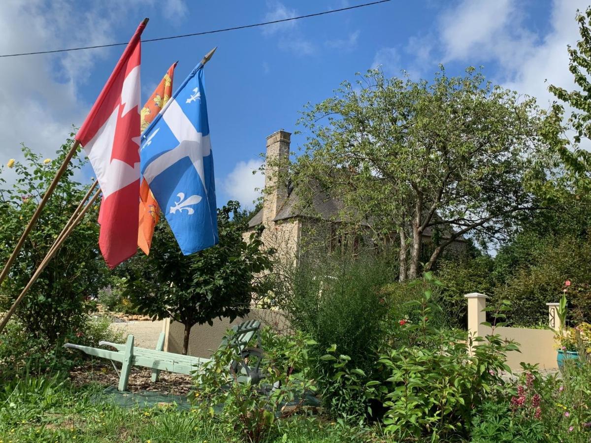 Le Petit Manoir Isigny-le-Buat Exterior foto