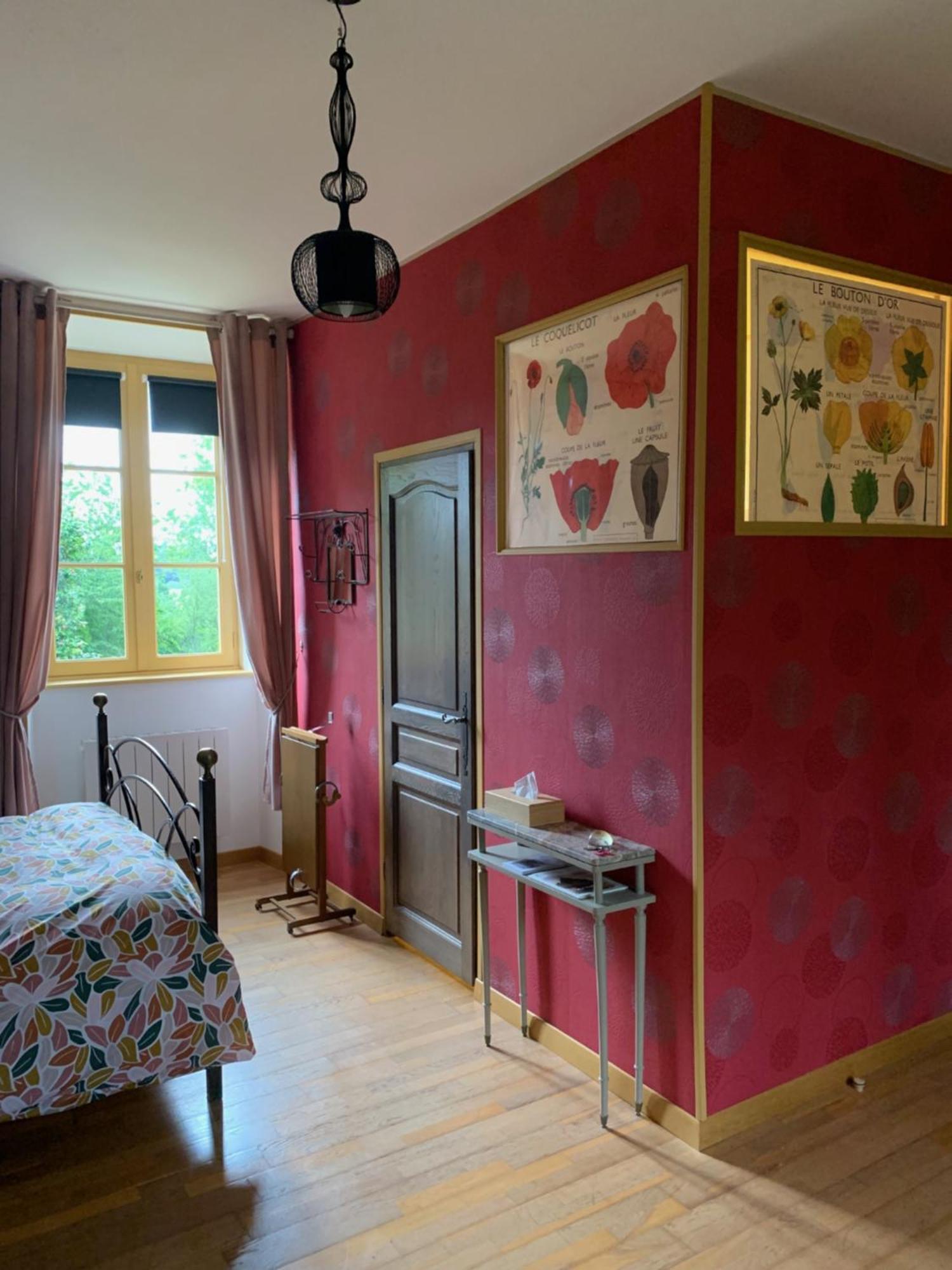 Le Petit Manoir Isigny-le-Buat Exterior foto