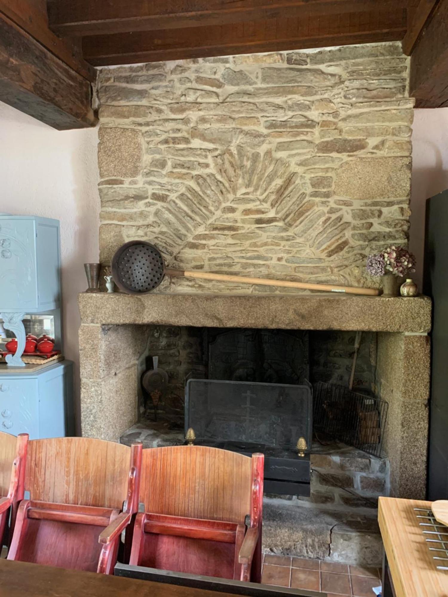 Le Petit Manoir Isigny-le-Buat Exterior foto